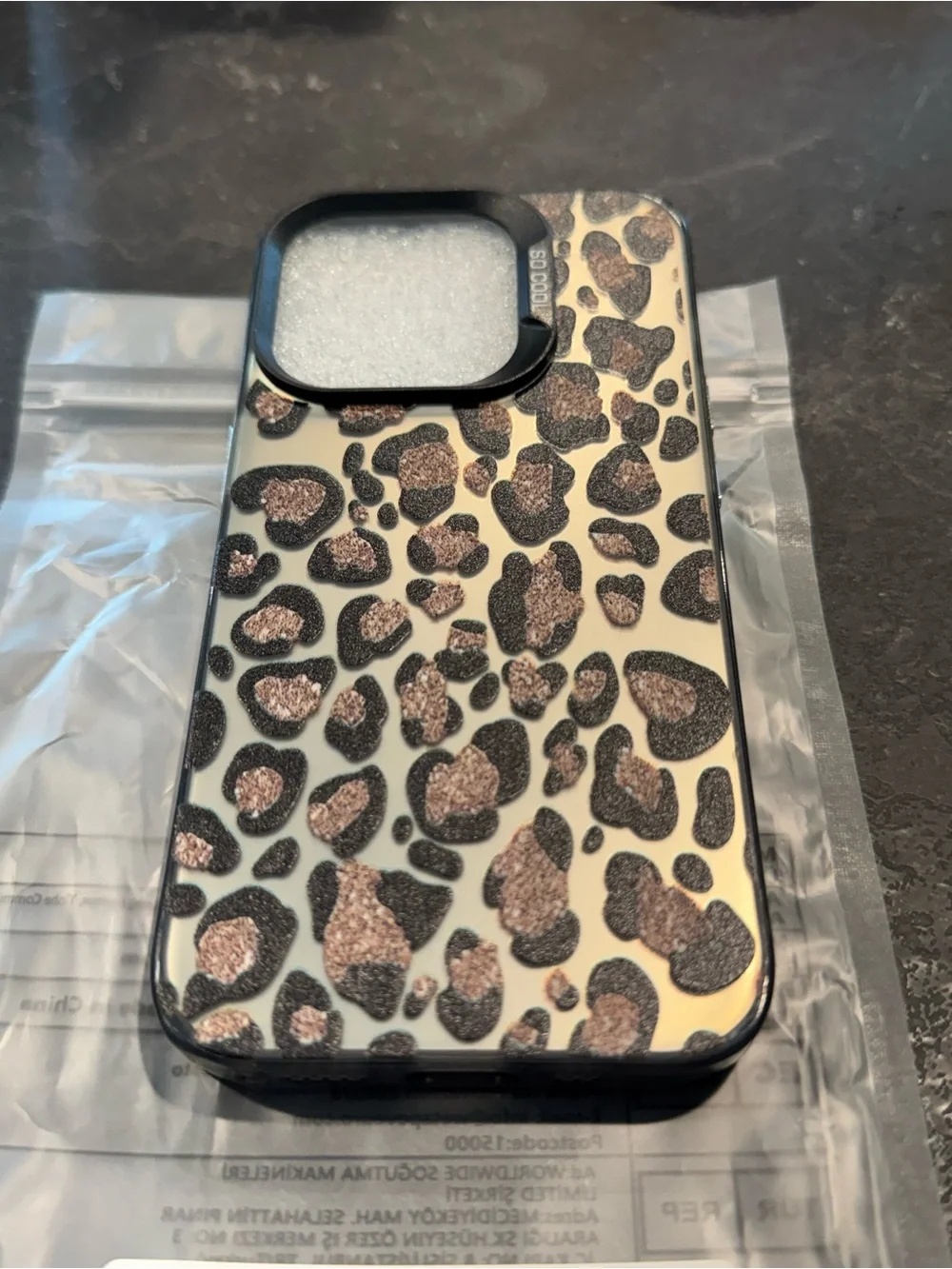 Leopard Glitter Pattern Protective iPhone 15/Pro Case - Gold & Black